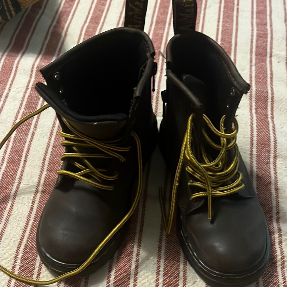 Dr. Martens Kids Boots - Brown with Gold Laces